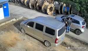 死杀(警方通报：男子将前妻及前妻同事捅伤致死)