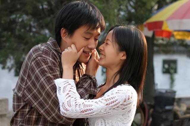 干爹陈道明干哥佟大为，在男人堆里游刃有余，“顶级绿茶”现行记