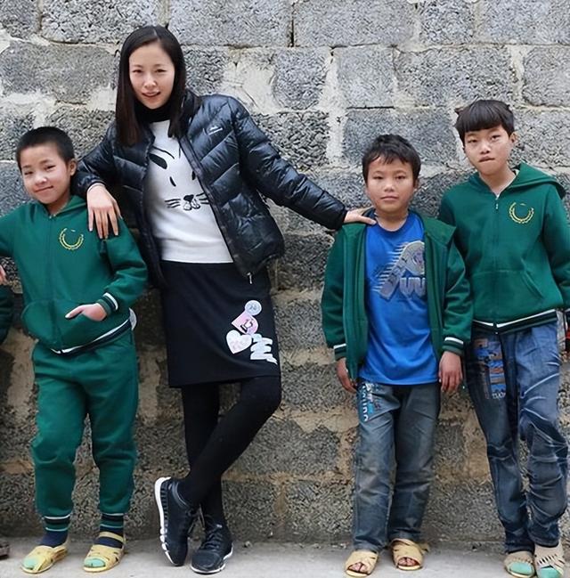 干爹陈道明干哥佟大为，在男人堆里游刃有余，“顶级绿茶”现行记