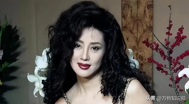 中国第一美妇有多美？坐牢离婚拍三级片，还因太美被克林顿接见