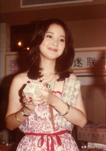 10张老照片回顾邓丽君的一生：死因至今成谜，墓地花费1元钱购买