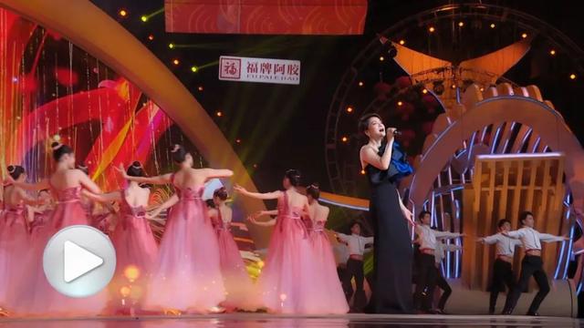 山东春晚冲上热搜！张韶涵激情献唱斗罗大陆主题曲《破茧》！燃炸！整期回看→
