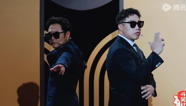 斗笑社3：孟鹤堂搭档烧饼再拿第一，女弟子赵芸一踢馆欠点火候