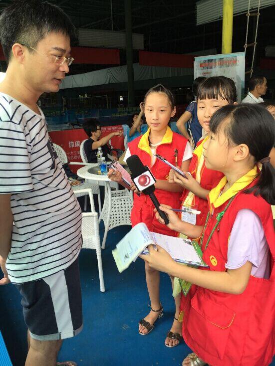 小主人报三亚小记者参与“迎奥运全民大健身”活动报道