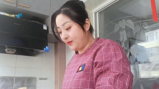 新年快乐,给父母做顿丰盛的年夜饭。大肘子,猪蹄就这么做