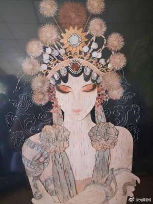 白狼镇(阿尔山白狼镇：树皮画画出脱贫新希望)