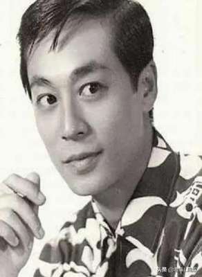 野蜜桃(香港老戏骨曾江绝版片曝光，肉搏日本女演员)