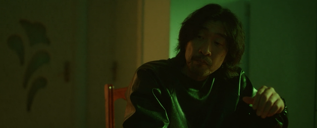 漂白：看到石毕穿着黑丝袜，才明白他才是四人组中隐藏最深的人