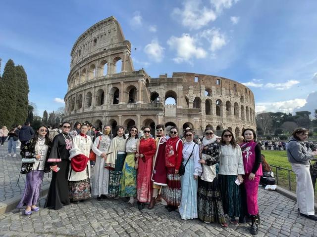 太超前！这群上海阿姨又传大消息！爆火作品曾引现象级热议