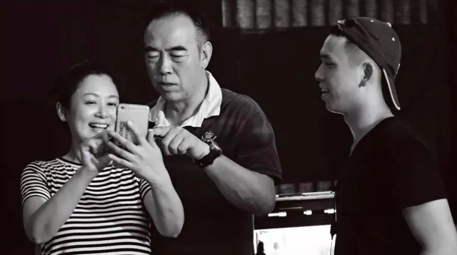 陈凯歌陈红长子陈雨昂,比陈飞宇还优秀,与姚安娜何超欣是好朋友