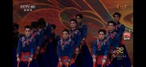 领舞(春晚英歌舞领舞“小萌娃”陈楷铭：四代传承，才会走路时就能跟着锣鼓声跳)