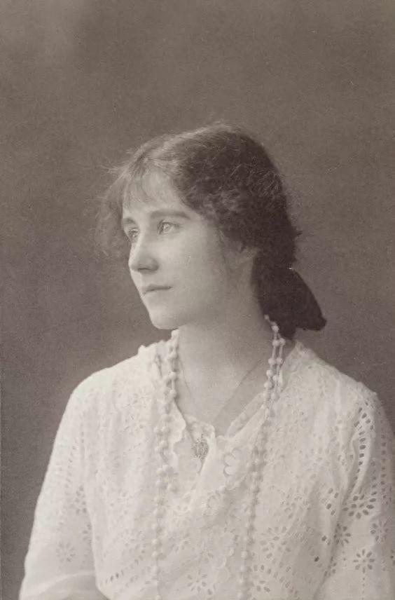 英女王母亲：又矮又胖的“苏格兰厨子”，却生出了美若天仙的女儿