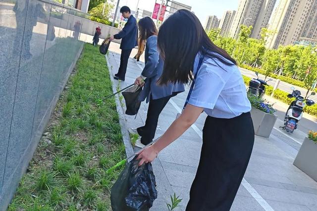一起过春“洁”，城市清洁他们在行动→