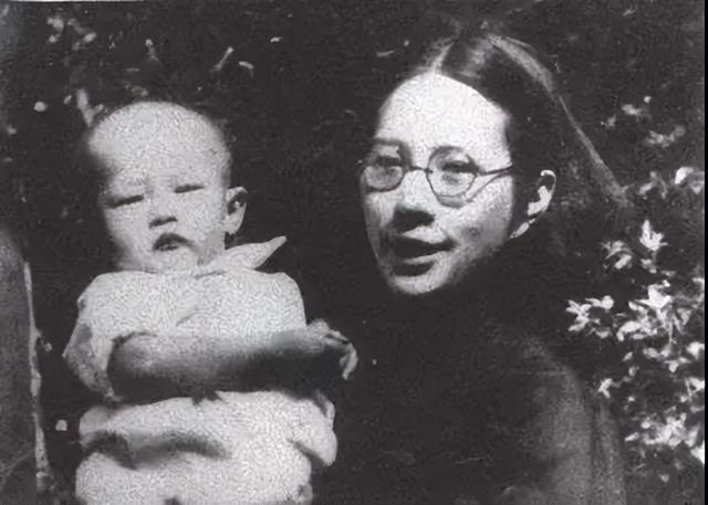 被告知活不到35岁，张允和婚后幼女夭亡，独子中弹，自己活到93岁