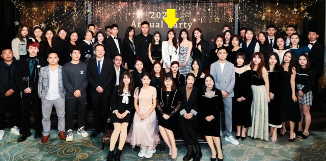 黄晓明绯闻女友叶珂：卖衣服的网红，人称深圳富婆，照片让人脸盲