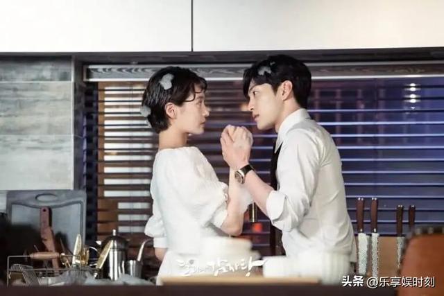 8部韩剧名太奇葩:为啥要背着善宰跑?网友:编剧是来搞笑的吧?