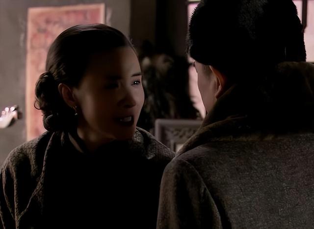 二刷《悬崖》顿悟：周乙与顾秋妍“同居”六年，为何没有日久生情