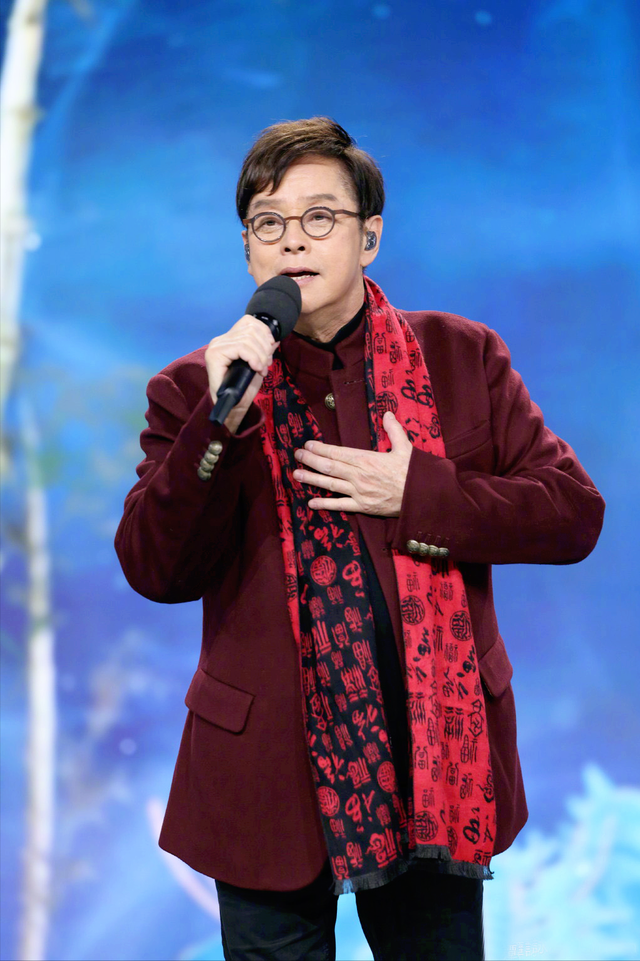 著名歌手谭咏麟：为了生一个儿子，他在发妻与红颜知己之间挣扎