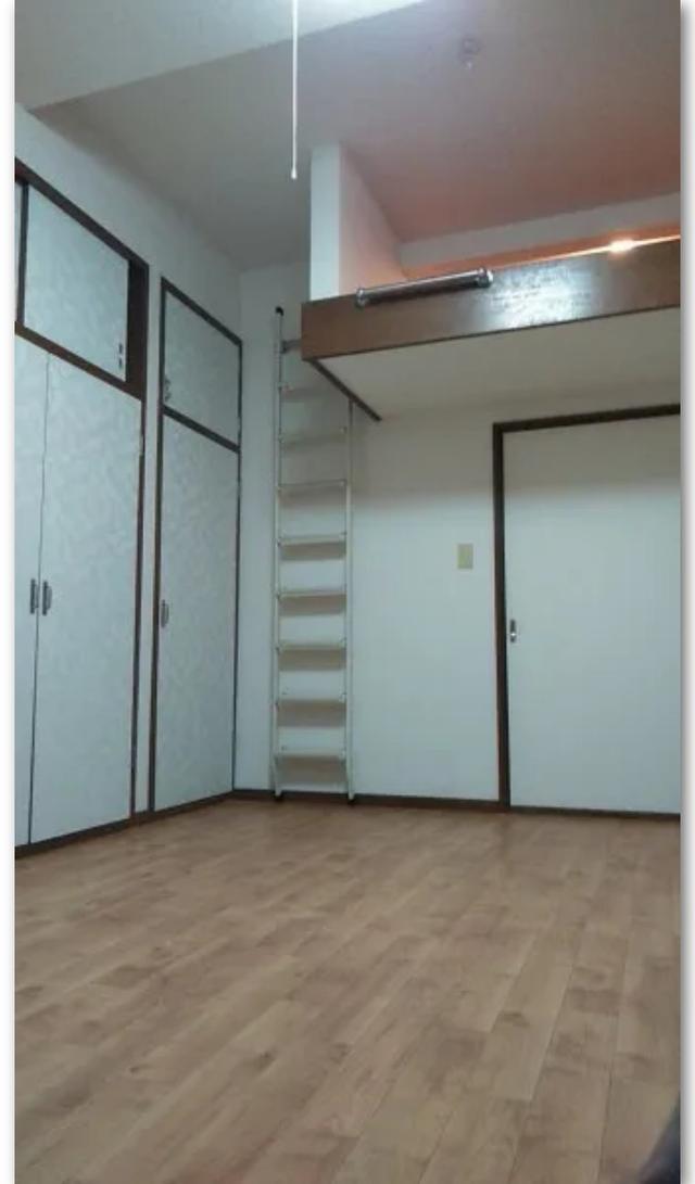 日本男子四年存2000万日元！下班就去打工，一天只吃一顿饭