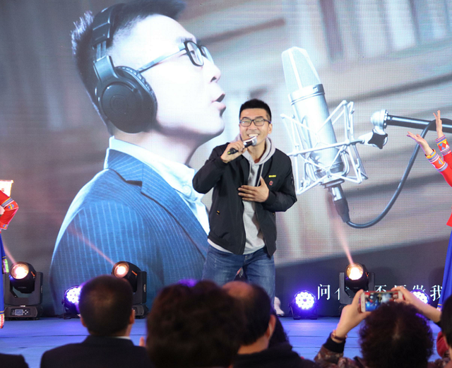 百年春熙引来“背水姑娘”，马成亮揭秘姑娘身世之谜