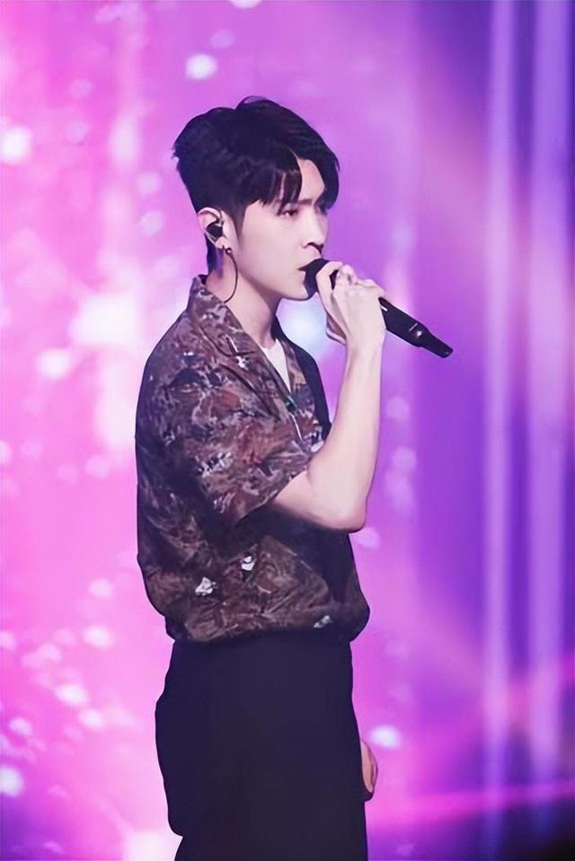 “贵族玩家”马伯骞：家世显赫资产过亿，不料身高不达标饱受质疑