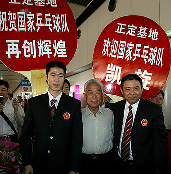 国乒前功勋主教练李晓东现状：曾与王楠闹翻，女儿远嫁奥地利