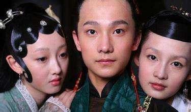 “笨蛋美人”李沁：与杨洋合影十指紧扣，被王大陆冒犯却不敢反抗