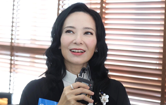 港台明星突然衰老：舒淇白发苍苍李克勤满脸皱纹，郭羡妮一口乱牙