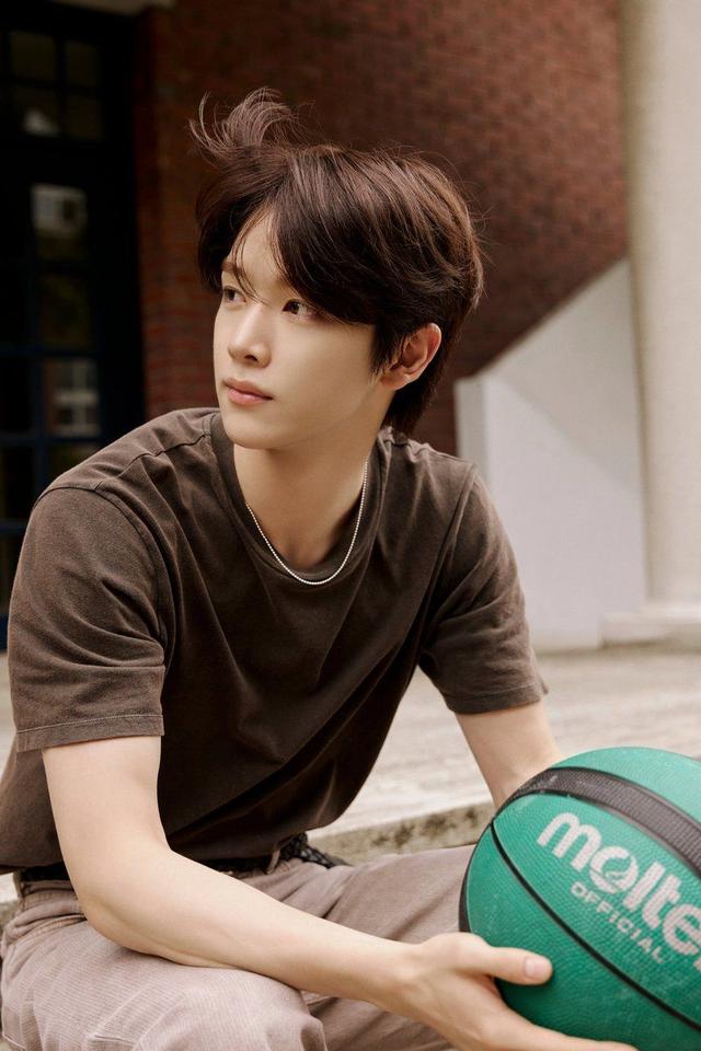 2024韩国男偶像理想型排行榜TOP8！车银优只排第五，冠军是他！