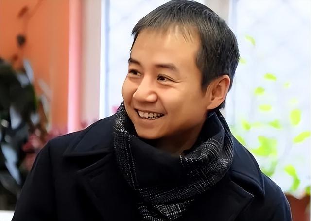 苇青：60岁被儿子带入演艺圈,73岁成“百亿老太”,现在比儿子还红