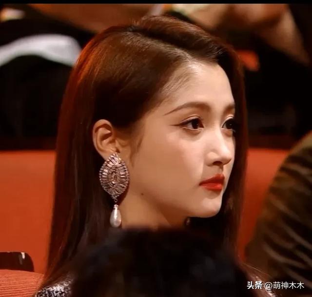 直播高清镜头下的明星！刘亦菲有了年龄感，关晓彤黑眼圈好明显
