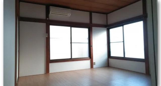 日本男子四年存2000万日元！下班就去打工，一天只吃一顿饭