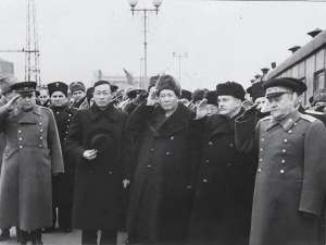 赫鲁晓夫(赫鲁晓夫 1954 年访华，送大礼许诺援助，后关系为什么会破裂？)