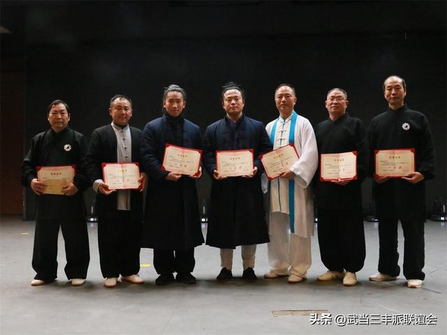 练太极拳2、3年后,为何很多人都会偷偷去学武当太极剑和玄门剑?