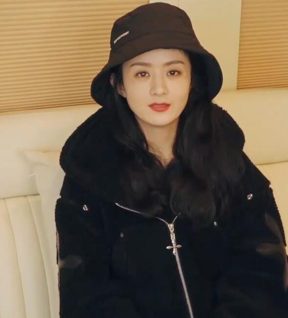 34岁赵丽颖为新剧增肥，模样大变认不出，保持圆润敬业拍戏推掉红毯