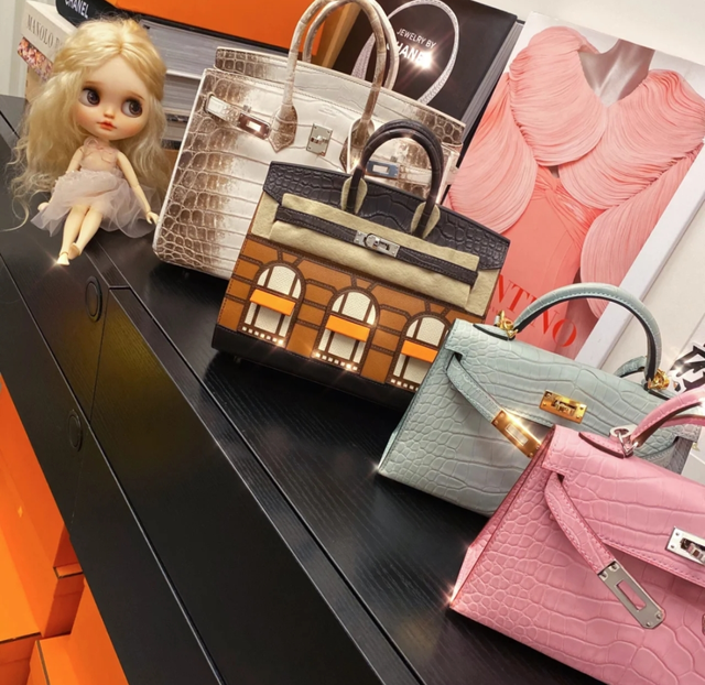 黄晓明绯闻女友叶珂：卖衣服的网红，人称深圳富婆，照片让人脸盲