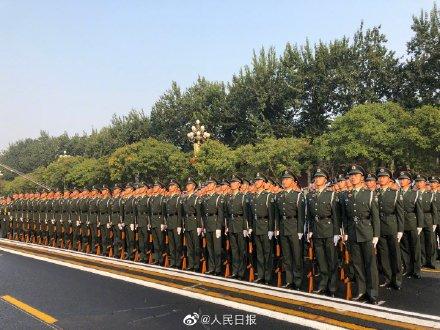 最后倒计时，我们准备好了！受阅官兵集结完毕等待检阅