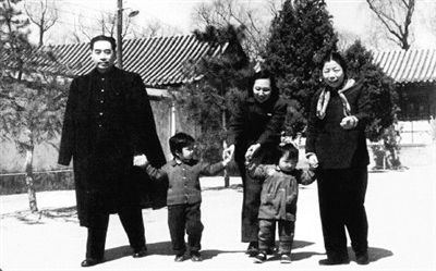 周恩来的弟弟周恩溥，国民党拷打下含恨去世，后代隐居多年无人知