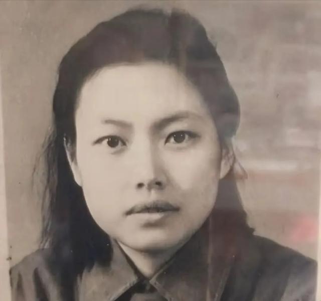 革命爱情，重新牵手：成钧与周月茜的不凡感情经历