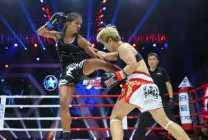 美女宝贝(昆仑决擂台上的女性元素 巾帼英雄美女宝贝斗艳)