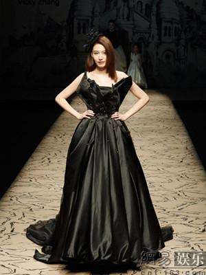 高露老公是谁(高露T台首秀 高露真正老公是谁资料介绍)