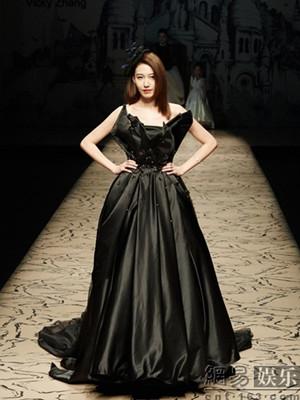 高露T台首秀 高露真正老公是谁资料介绍