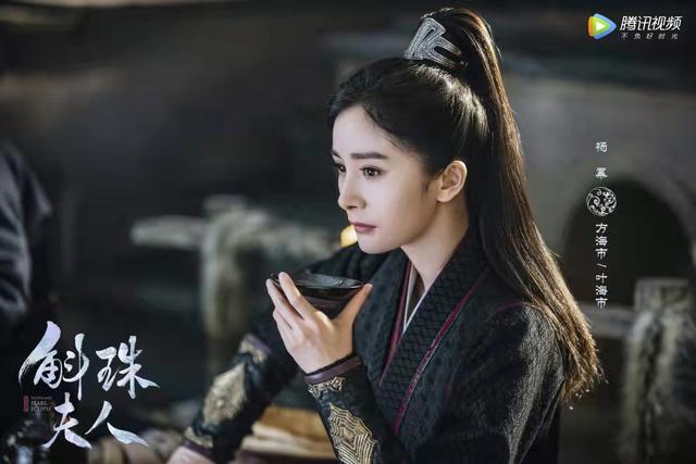 “女王”杨幂的混乱情史