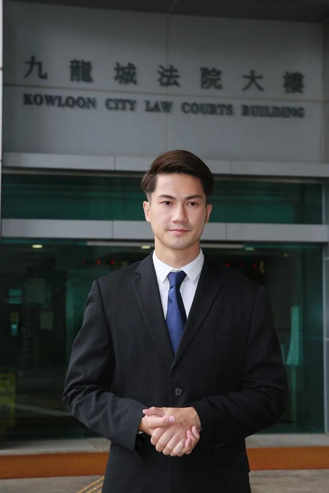 恭喜!TVB富二代小生首次认爱港姐小花,曾想过轻生对方拯救自己