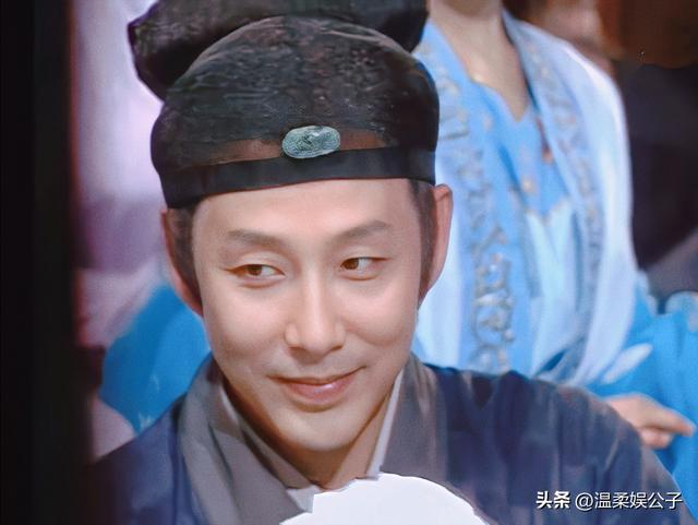 丹凤眼真的是最美眼型，这7位看一眼就再难忘，精致到骨子里