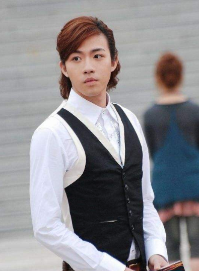 王栎鑫官宣离婚！看看2007年的快男们，婚姻幸福者寥寥无几