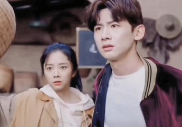 162谭松韵和183白敬亭站一起,身高差凸出,是否谎报很明显