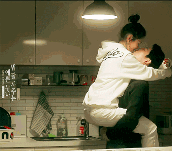 年下温柔小奶狗撩动年上漂亮姐姐？爆甜姐弟恋了解一下