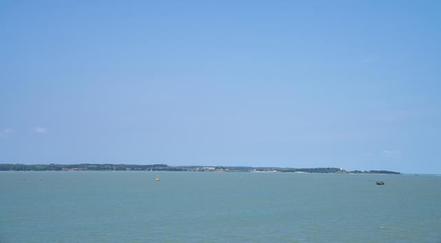 广东到海南岛最便捷的交通方式，四十块钱九十分钟穿越琼州海峡