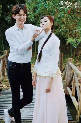 极光之恋电视剧(《极光之恋》马可关晓彤甜蜜牵手 “温太医”夫妇危机四伏)